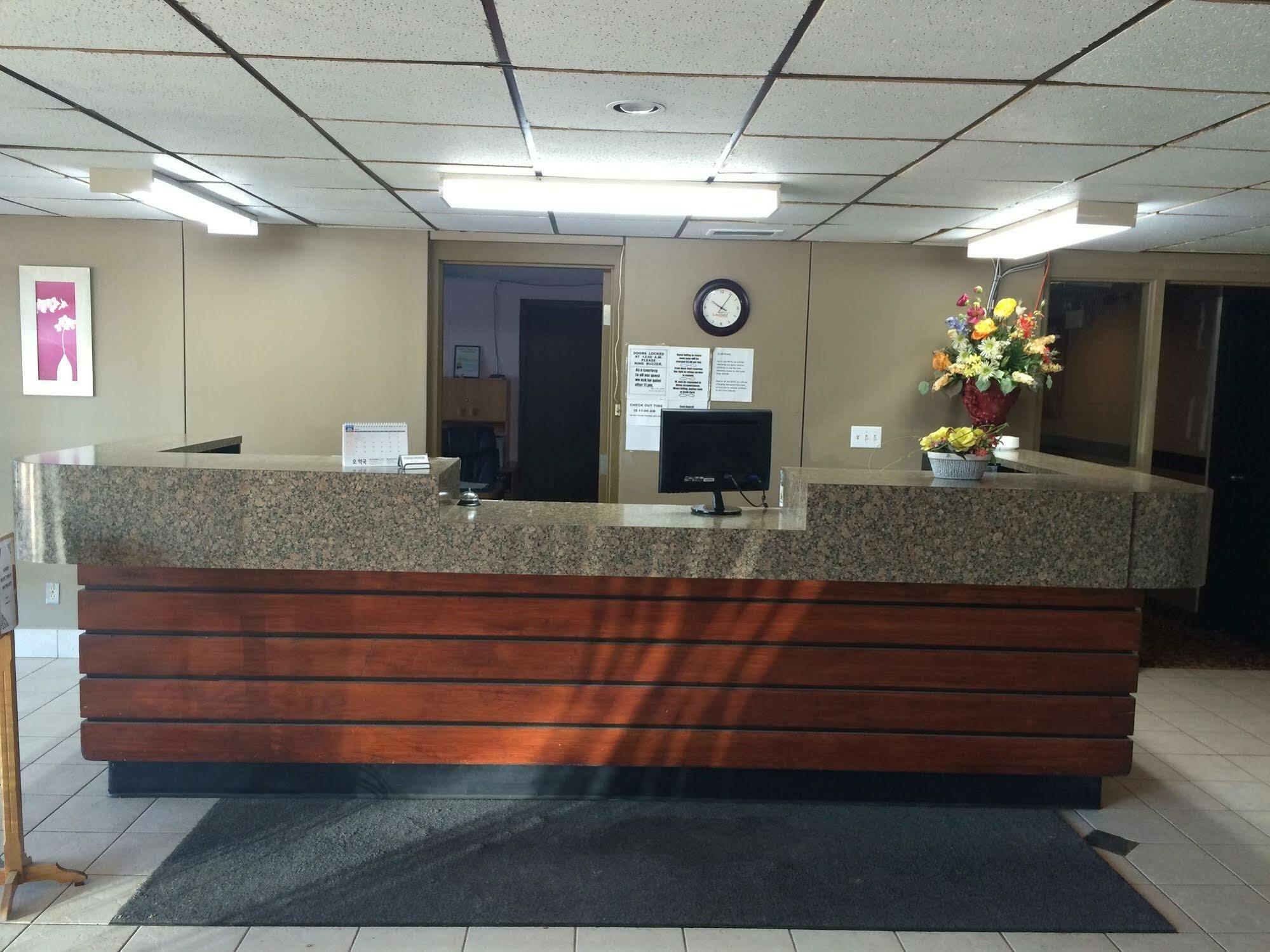 Midtown Motor Inn Bonnyville Εξωτερικό φωτογραφία