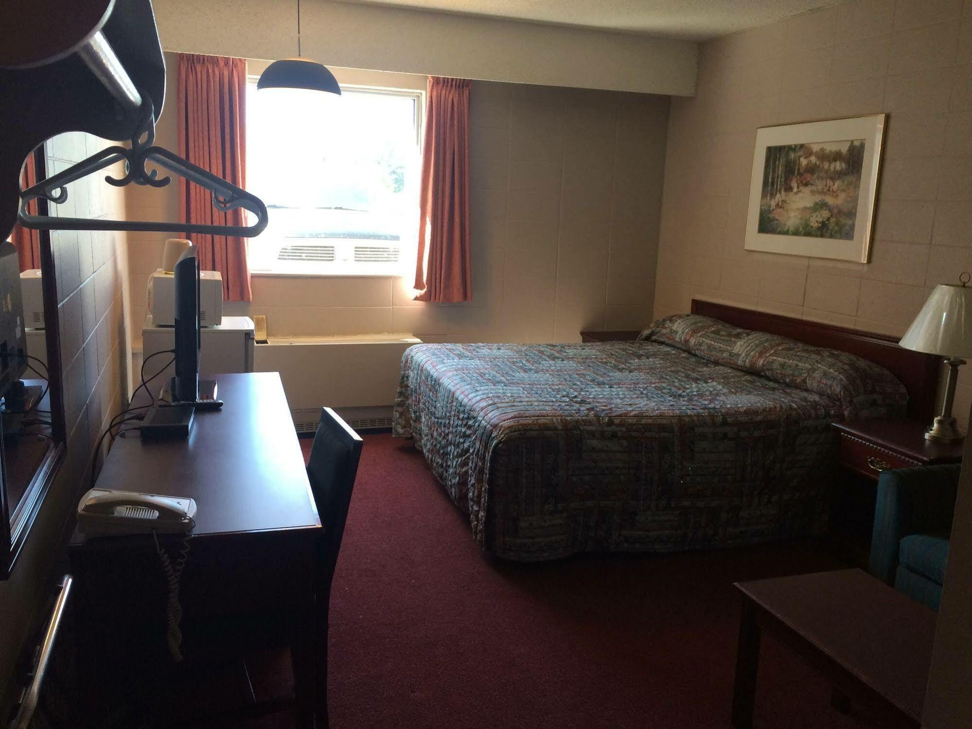 Midtown Motor Inn Bonnyville Εξωτερικό φωτογραφία