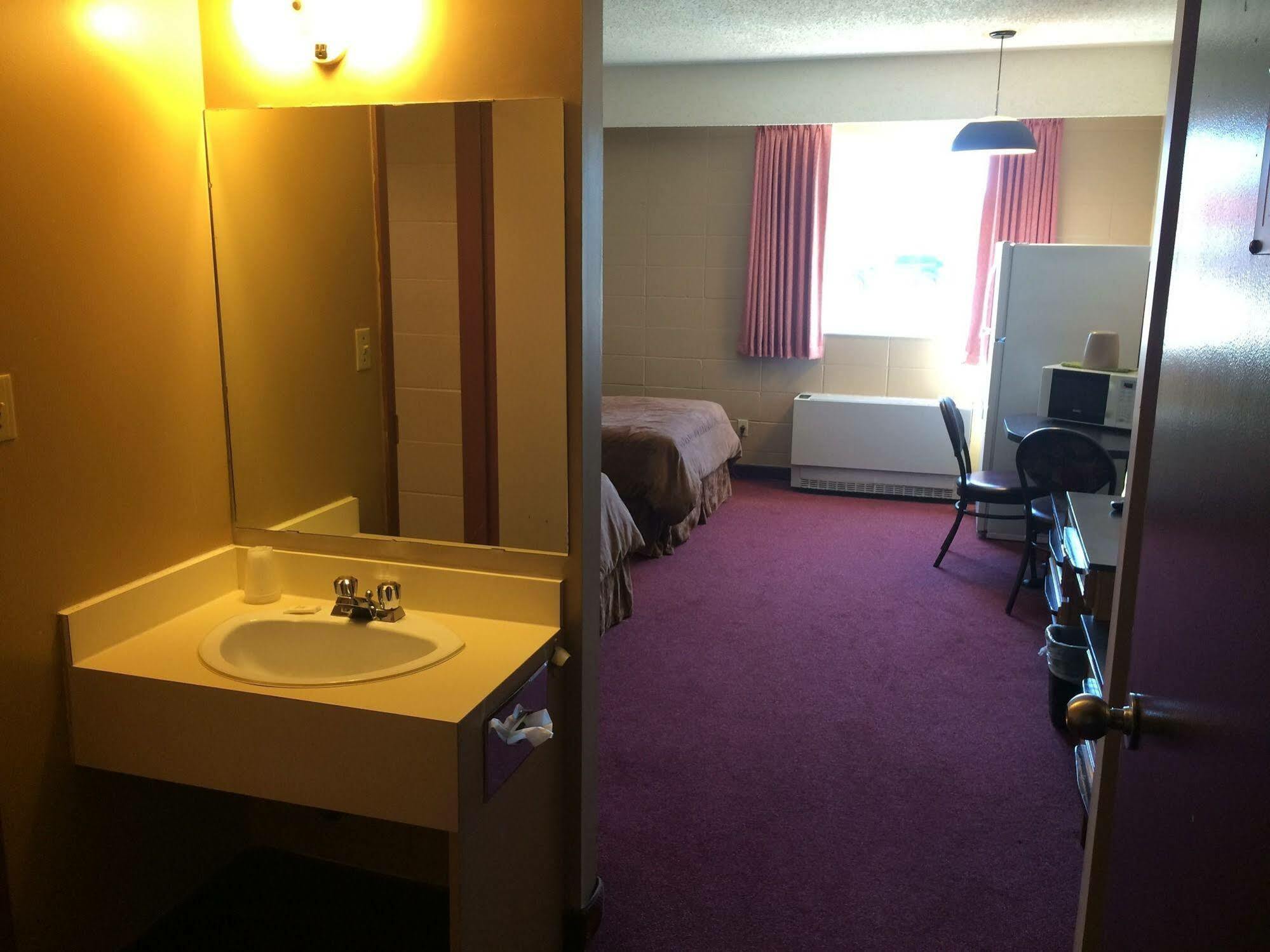 Midtown Motor Inn Bonnyville Εξωτερικό φωτογραφία